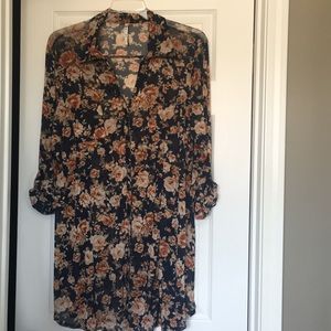 🍁🍂Long Floral button down top 🍂🍁